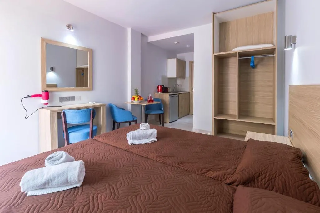 STUDIO STANDARD Room, Paul Marie, Cyprus