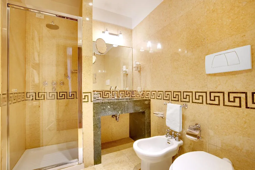 DOUBLE CLASSIC Room, Dona Palace, Venice