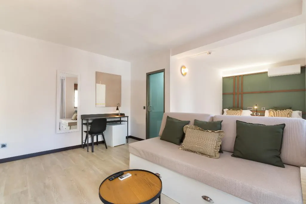 JUNIOR SUITE WITH BALCONY Room, Roisa Hostal Boutique, Madrid