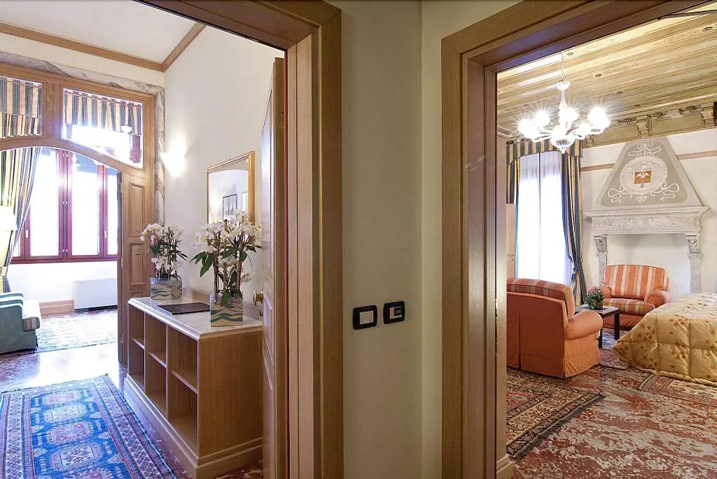 Room, Foscari Palace, Venice