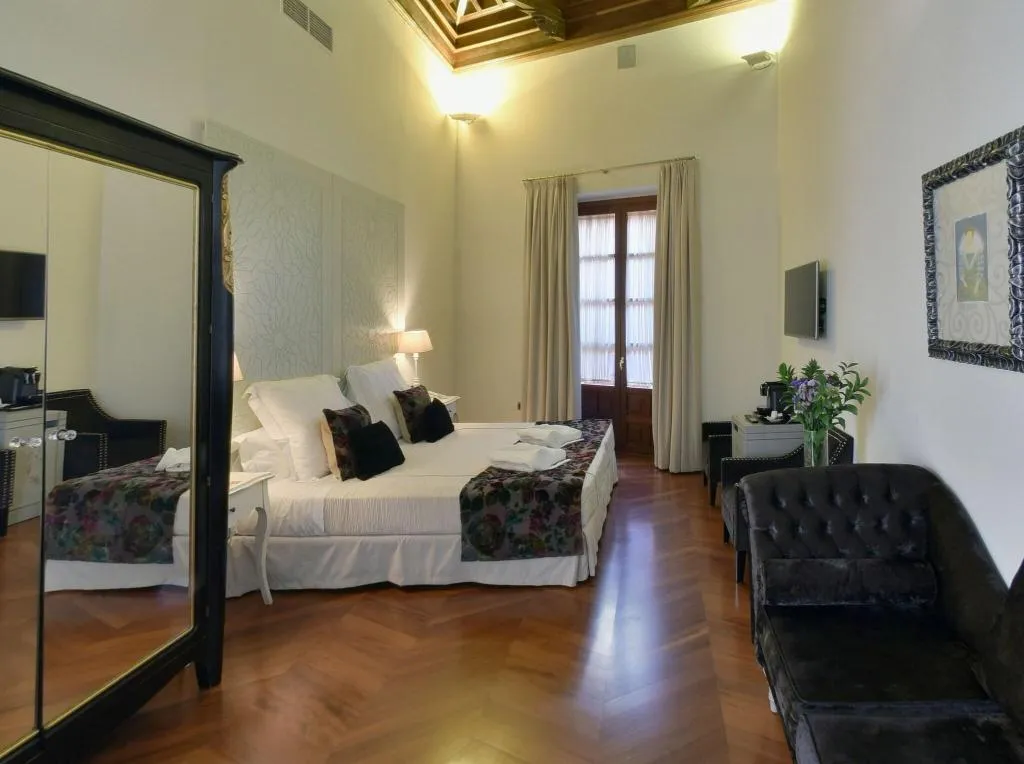 SUITE KING SIZE BED Room, Palacio Pinello, Seville