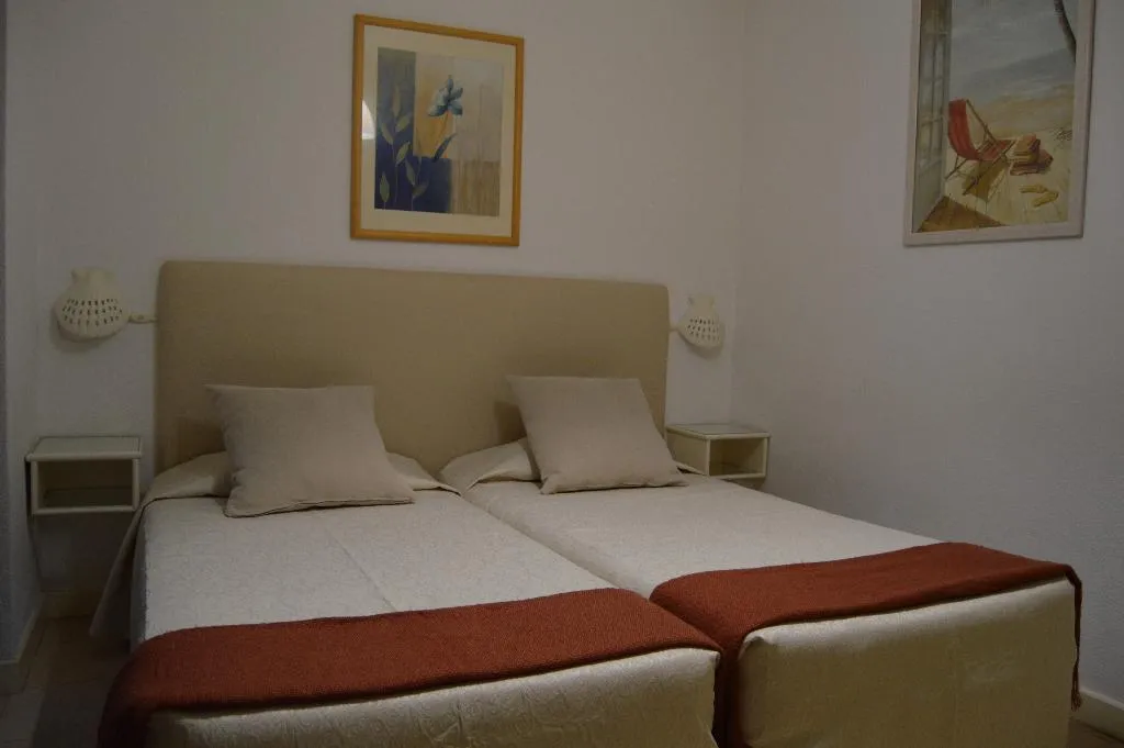 APARTMENT CAPACITY 4 ONE BEDROOM Room, Mouraliz Apartamentos, Algarve