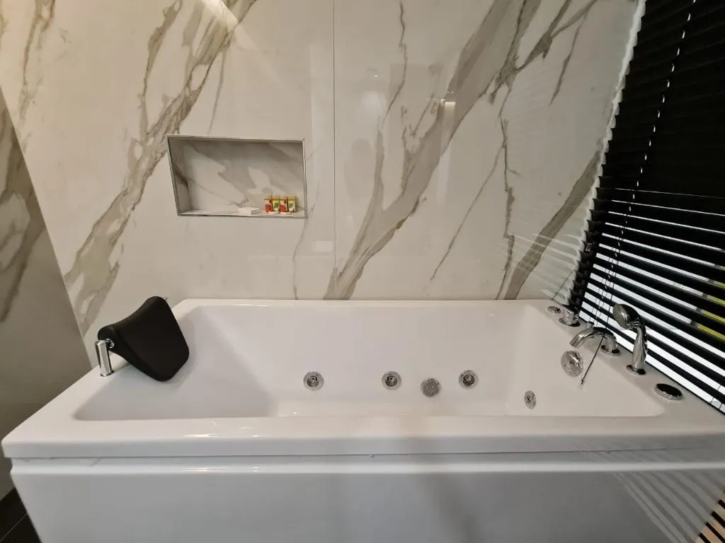 SUITE LUXURY Room, Hotel Regina City, Kavaje
