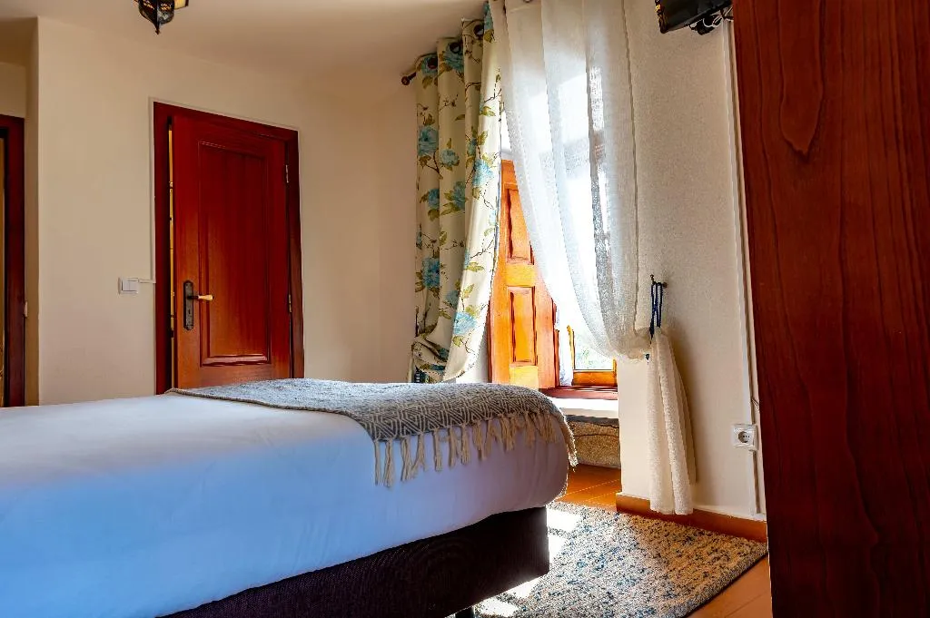 DOUBLE MOUNTAIN VIEW Room, Quinta Do Quinto, Porto