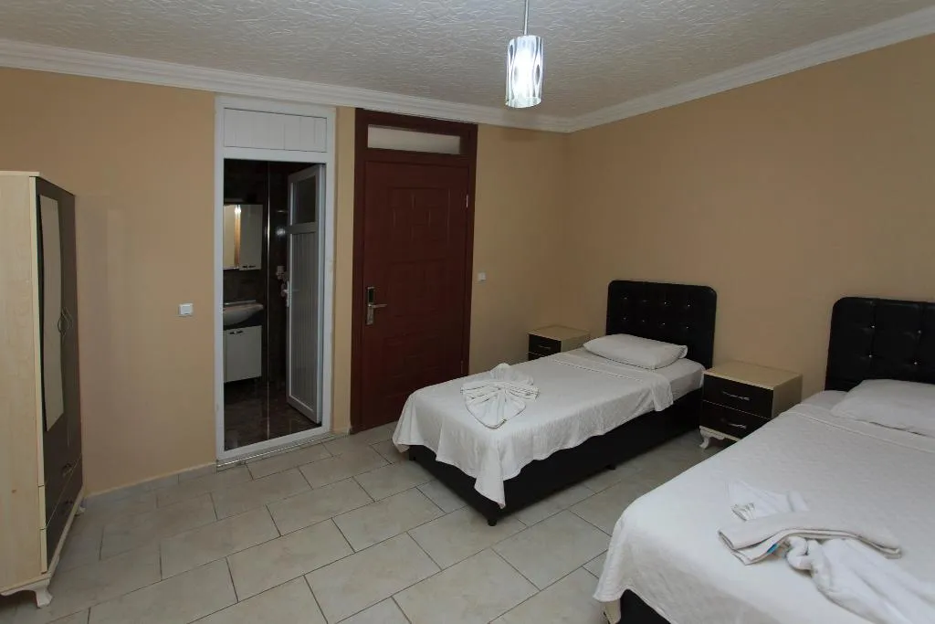 Room, Green Peace, Dalaman