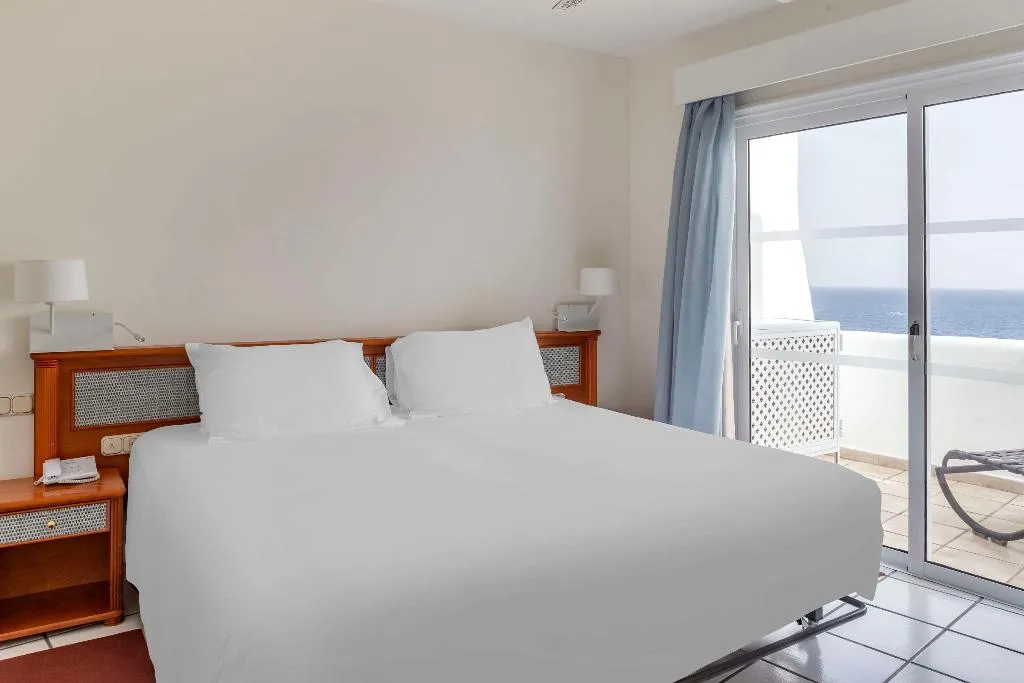 Room, Santa Barbara Golf & Ocean Golf Club, Tenerife
