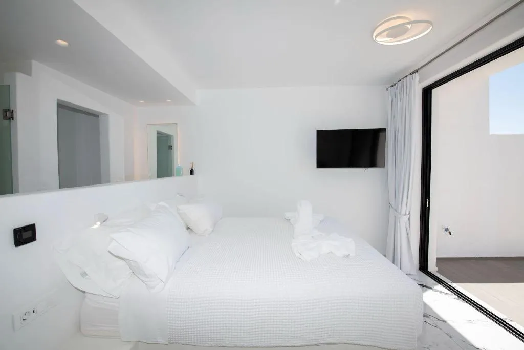 Room, Bianco A Nero, Mykonos