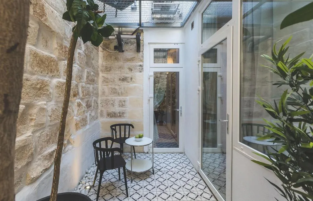 Room, Two Pillows Boutique Hostel, Malta