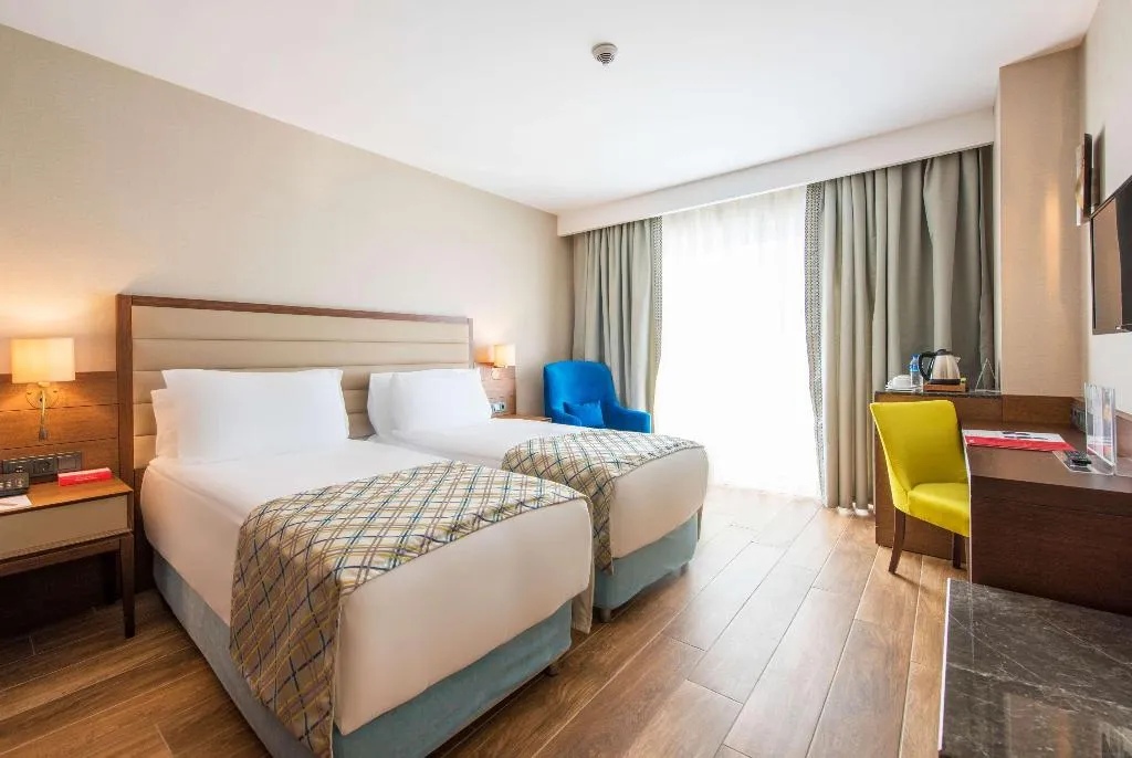 SUITE CAPACITY 3 Room, Ramada Plaza By Wyndham Antalya, Antalya