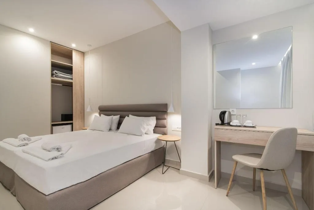 Room, Papillon, Zante