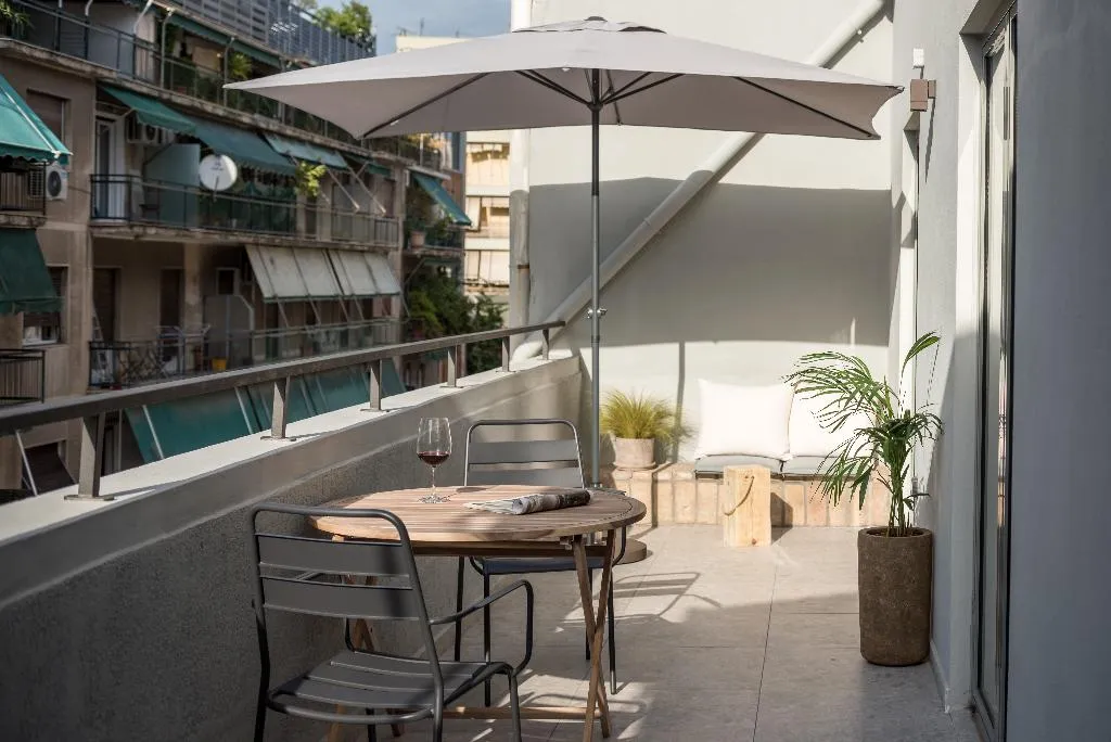 APARTMENT WITH TERRACE Room, Cohort Koukaki, Athens