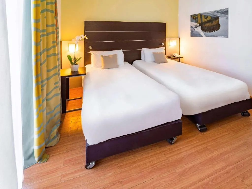TWIN CLASSIC Room, Mercure Napoli Centro Angioino, Naples