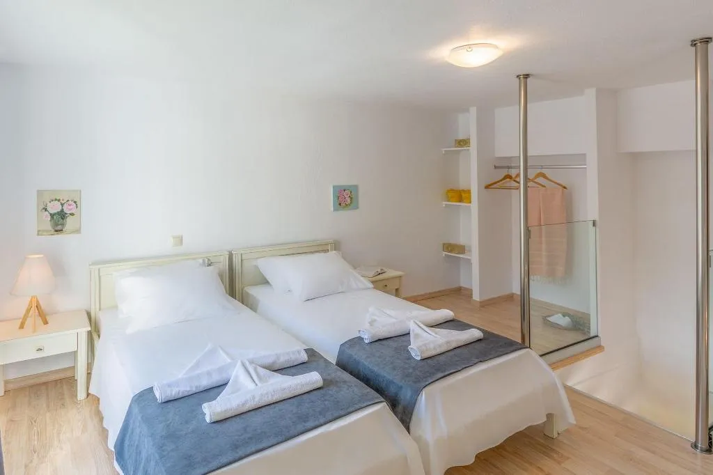 Room, Happiness Apartments, Crete
