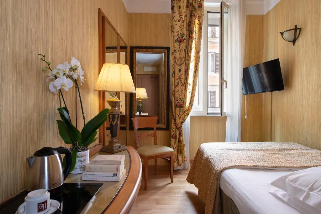 SINGLE CLASSIC Room, Hotel Cecil, Rome