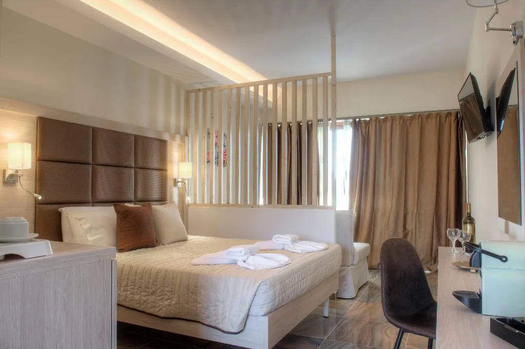 JUNIOR SUITE SEA VIEW Room, Brilliant Holiday Resort, Corfu