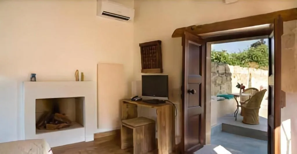 Room, Kapsaliana Village Hotel, Crete