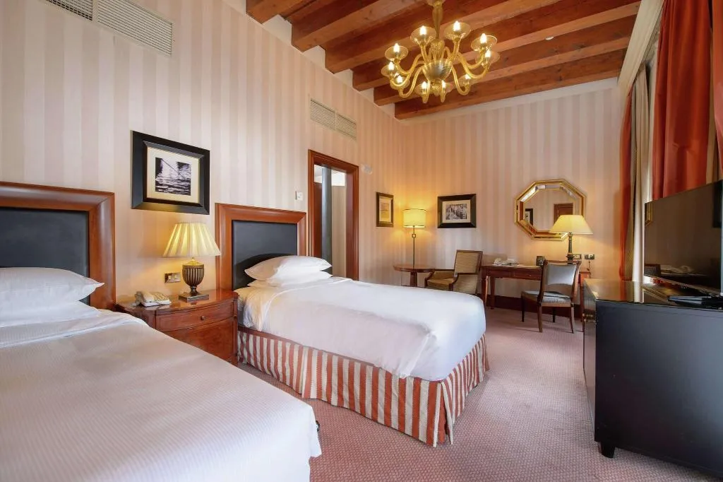 Room, Hilton Molino Stucky Venice, Venice