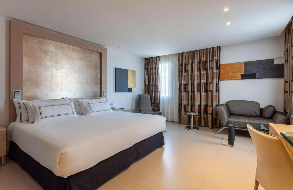 Room, Melia Sevilla, Seville