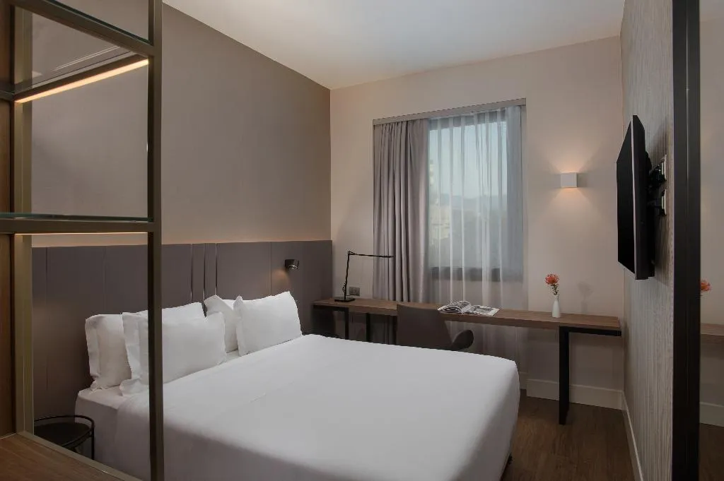 DOUBLE SUPERIOR Room, NH Palermo, Palermo
