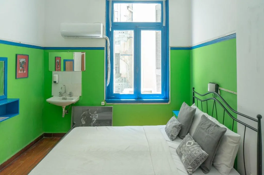 Room, Dioskouros, Athens