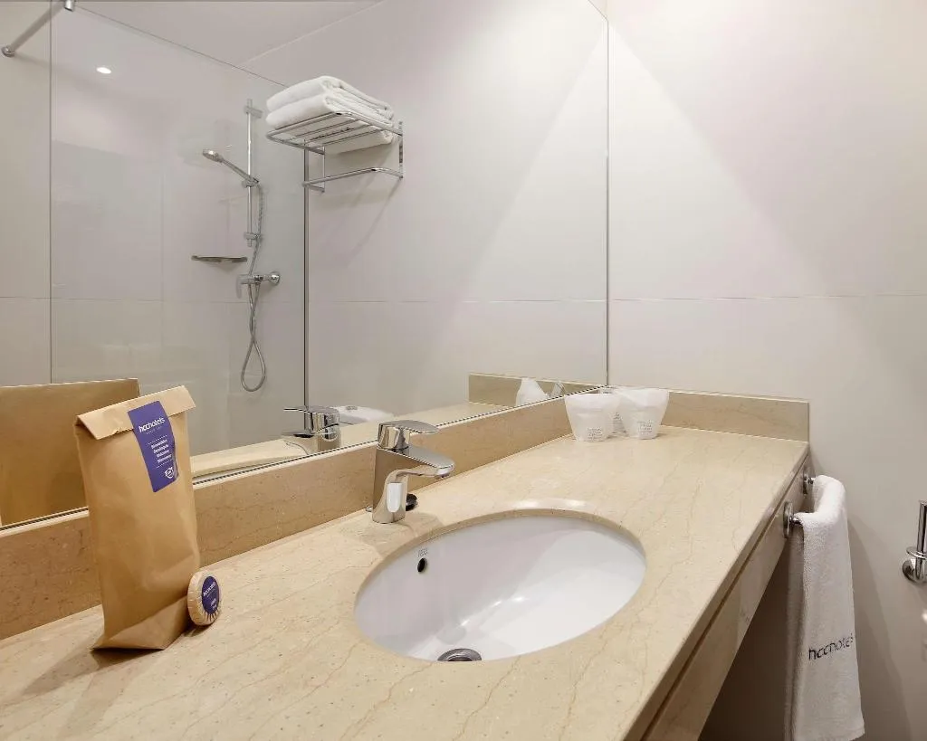 TWIN STANDARD Room, HCC Taber, Barcelona