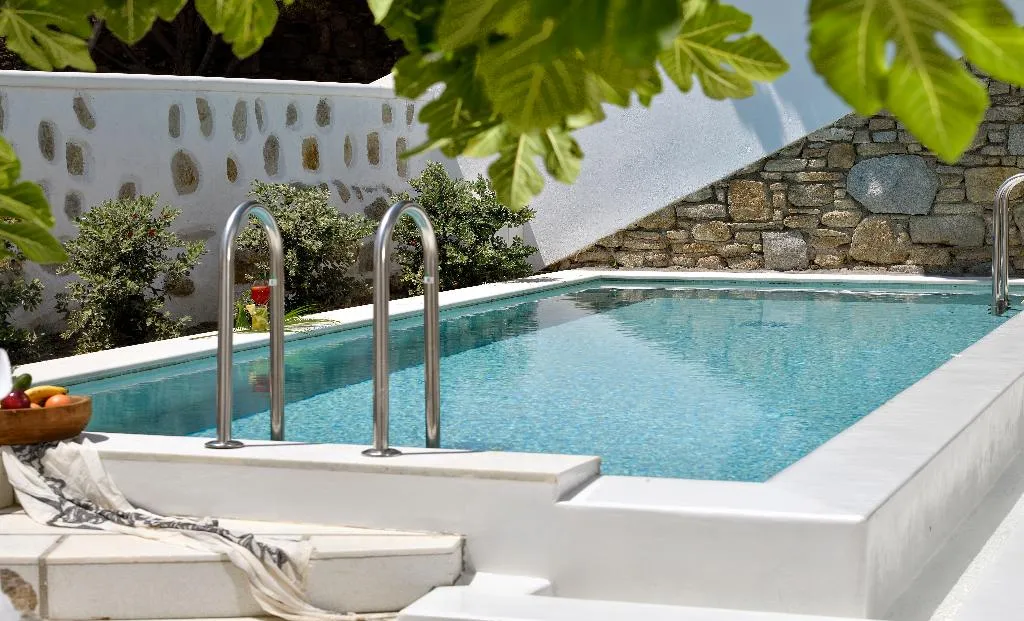 SUITE THREE BEDROOMS WITH PRIVATE POOL Room, Saint John Hotel Villas & Spa, Mykonos