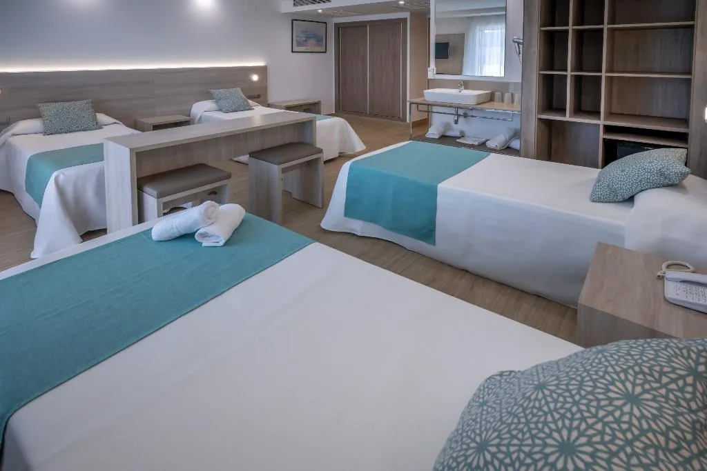 FAMILY ROOM STANDARD Room, 4R Salou Park Resort II, Costa Dorada