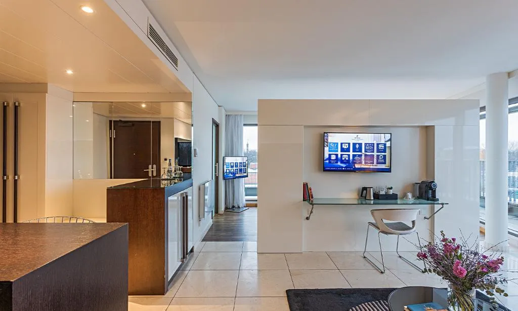 SUITE WITH BALCONY Room, Pestana Berlin Tiergarten City Hotel, Berlin