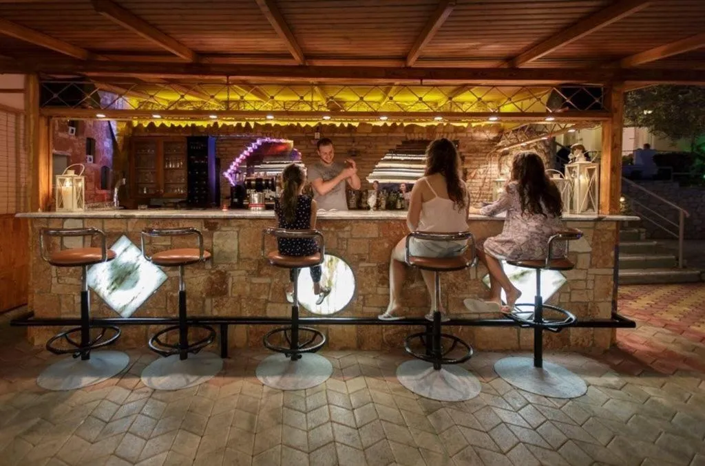 Bar, Panorama in Tolo, Athens