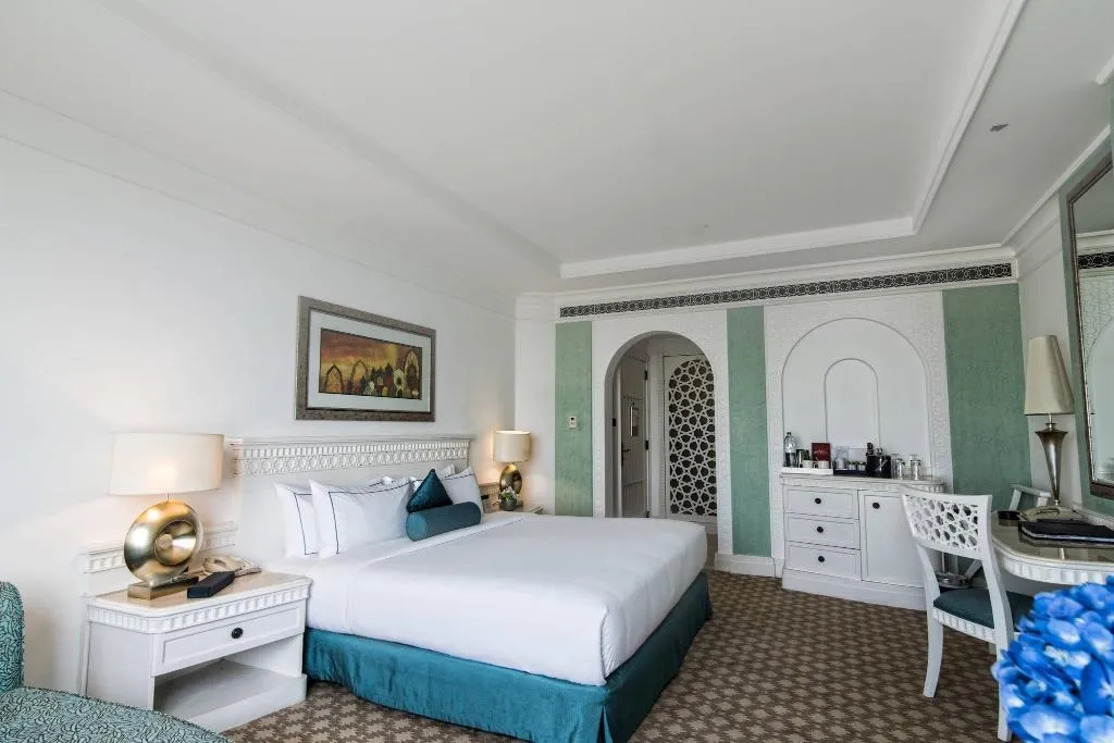 Room, Habtoor Grand Resort, Autograph Collection, Dubai