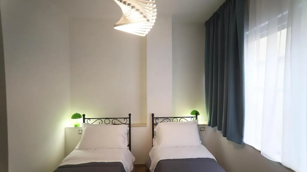 Room, 1970 Rooms, Naples