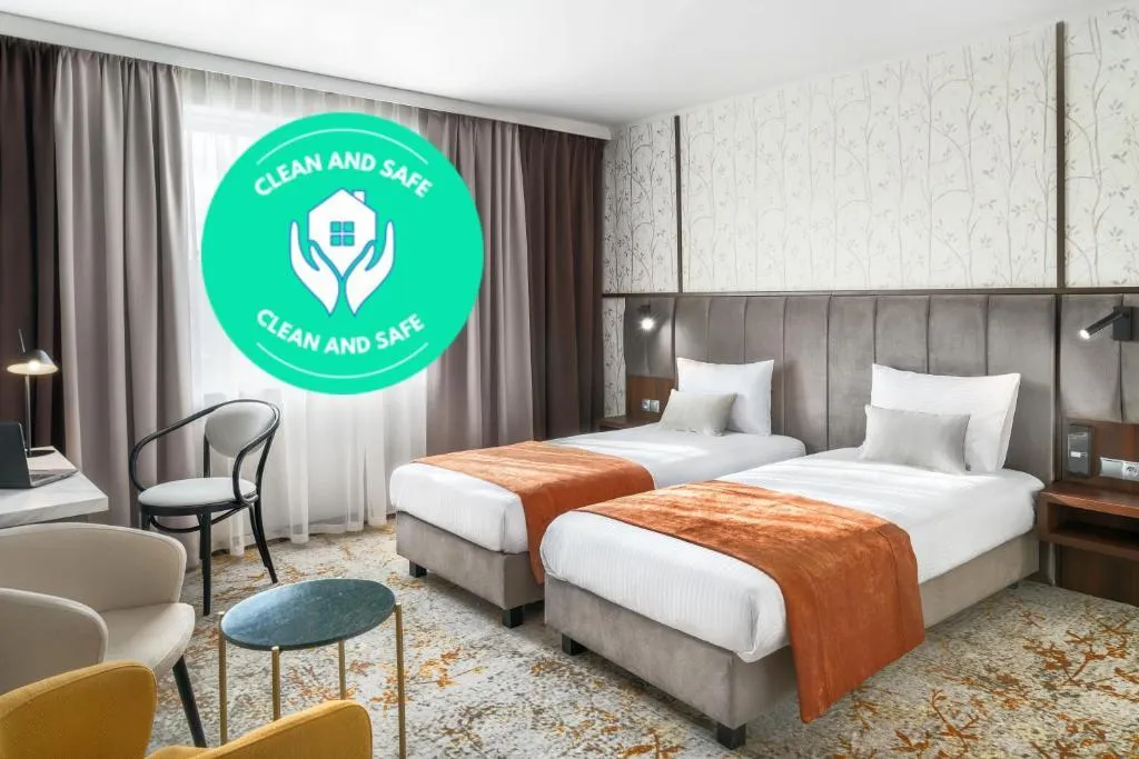 TWIN CLASSIC Room, Metropolo By Golden Tulip, Krakow