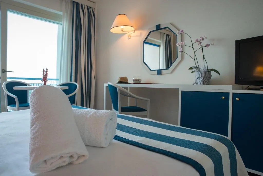 TRIPLE SEA VIEW WITH BALCONY Room, Splendid Hotel La Torre, Palermo