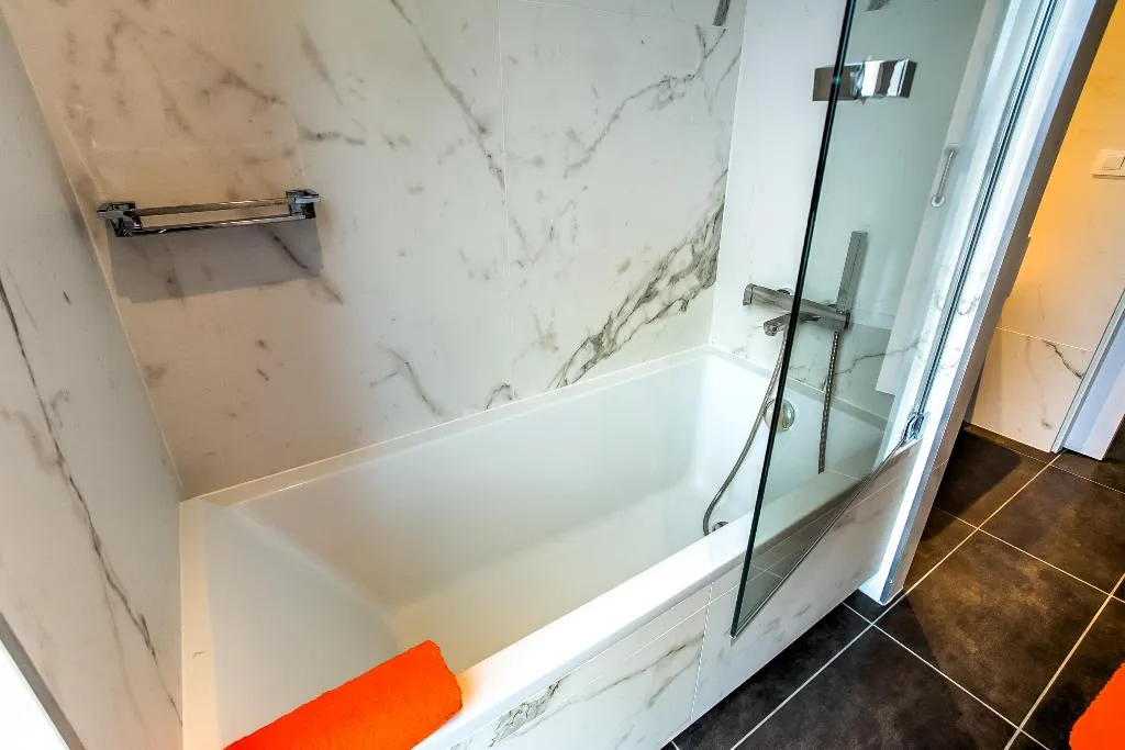 APARTMENT CAPACITY 4 TWO BEDROOMS Room, Cosmo Apartments Sants, Barcelona