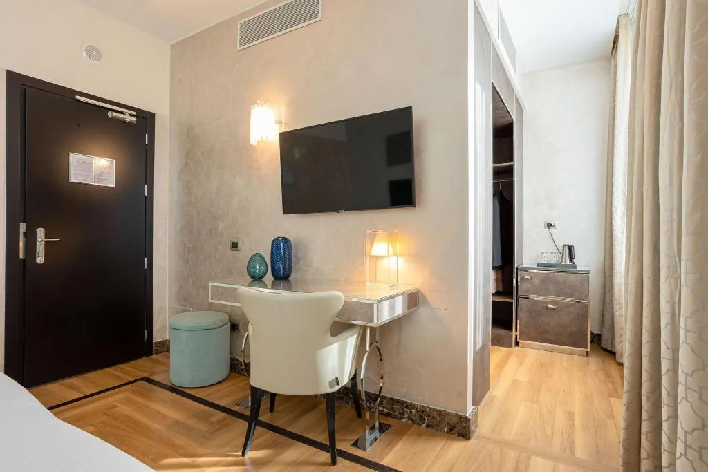 TWIN STANDARD Room, Bianca Maria Palace, Milan