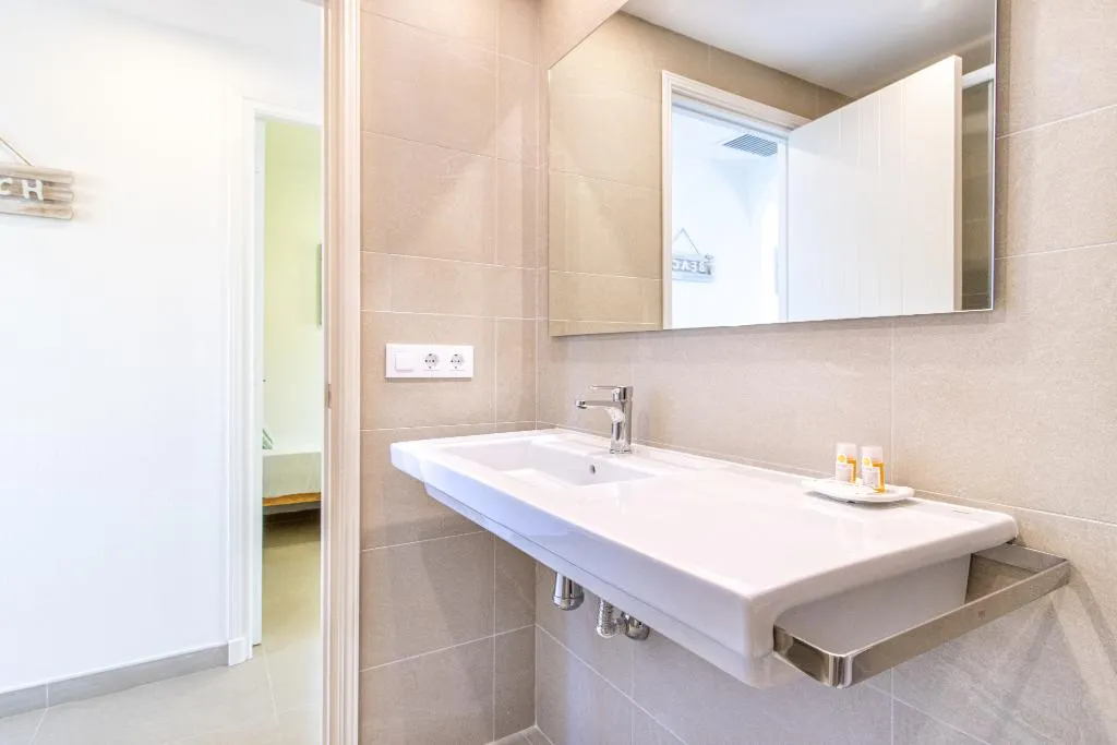APARTMENT TWO BEDROOMS Room, Son Bou Playa Gold, Menorca