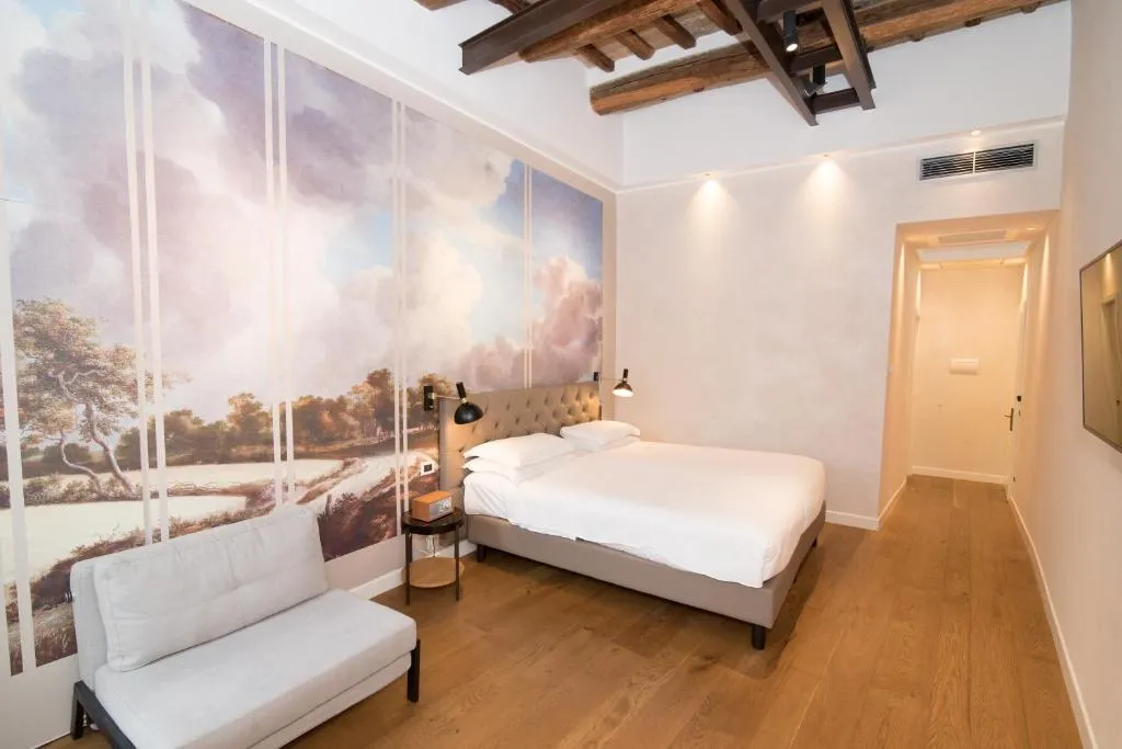 DOUBLE DELUXE Room, Accademia, Rome