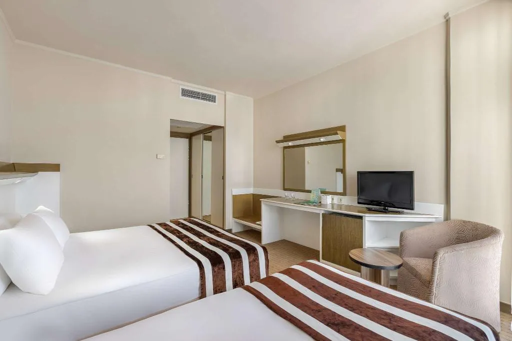 Room DELUXE ONE BED Room, Green Max Hotel, Antalya