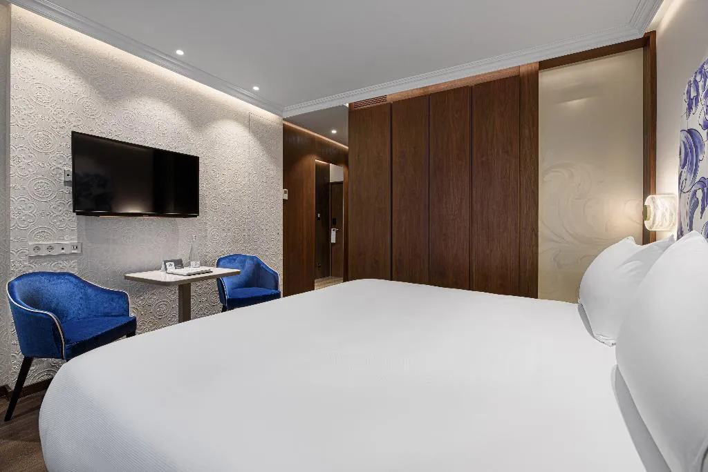 DOUBLE STANDARD Room, Eurostars Universal Lisboa, Lisbon