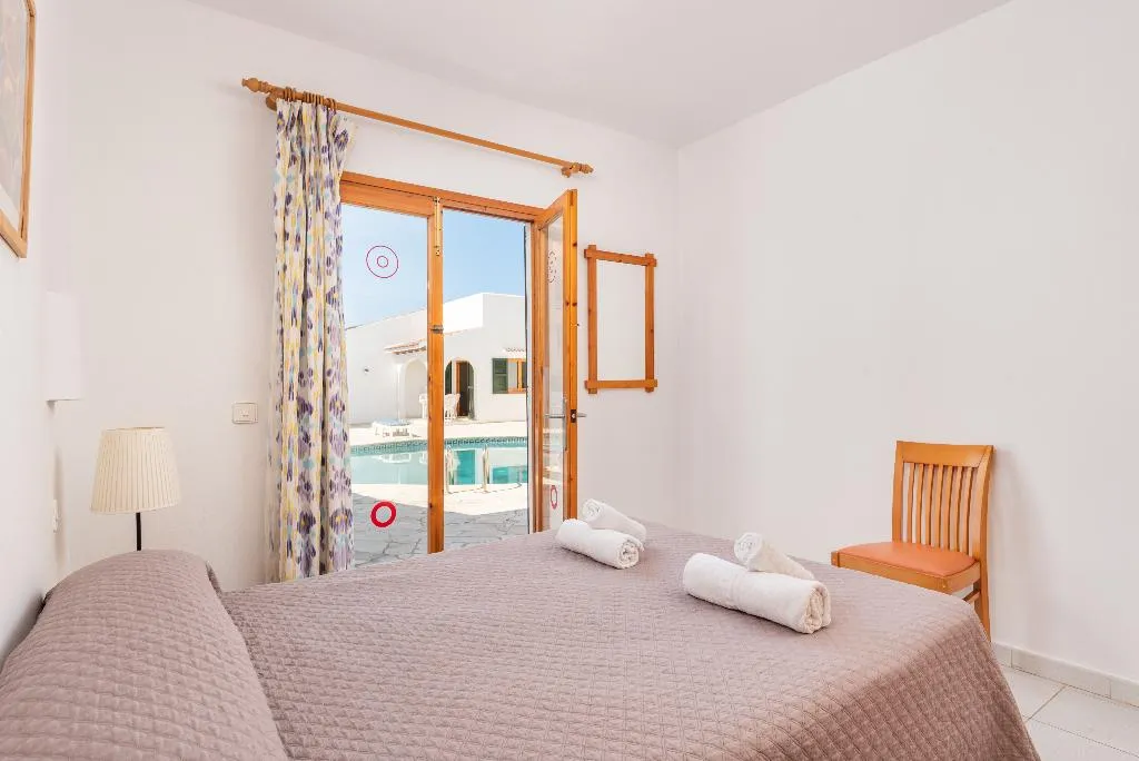 APARTMENT CAPACITY 4 ONE BEDROOM Room, Casas Menorquinas, Menorca