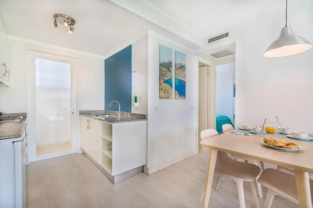 APARTMENT TWO BEDROOMS Room, Habitat, Majorca