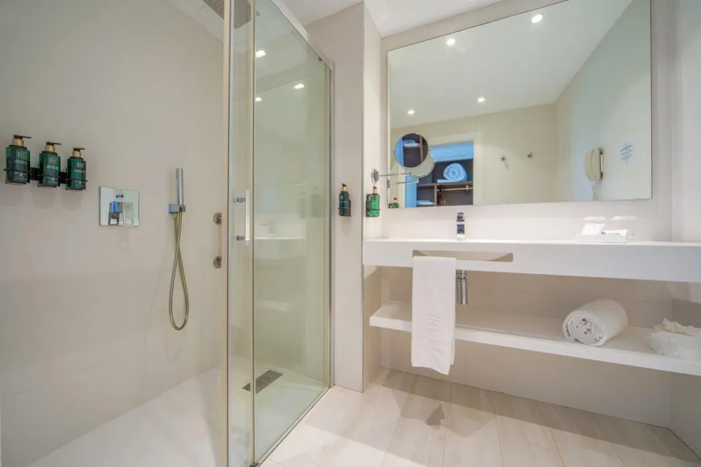 Double or Twin SIDE SEA VIEW Room, Playa Esperanza Resort, Majorca