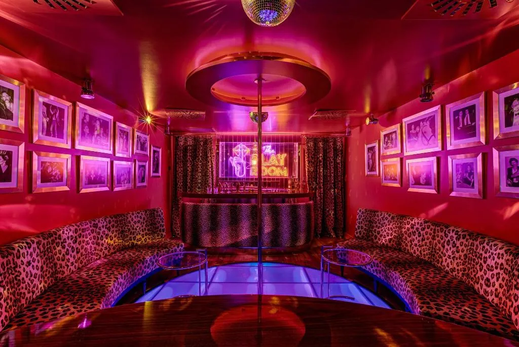 Sports and Entertainment, Romeos Ibiza, Ibiza