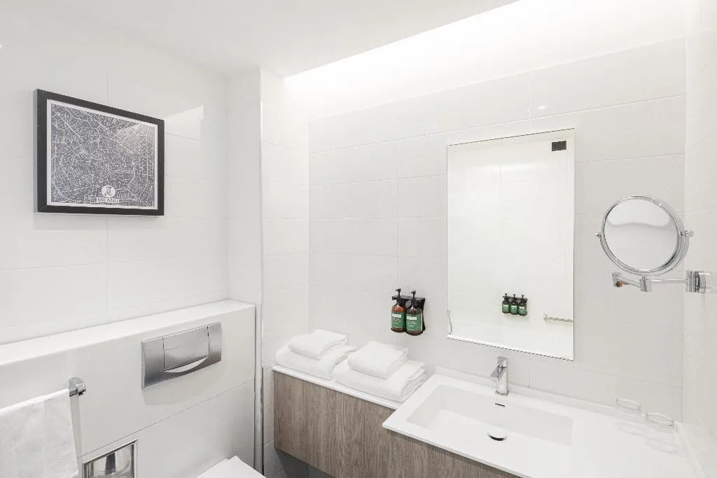 DOUBLE PREMIUM KING BED Room, Crowne Plaza Milan Linate, Milan