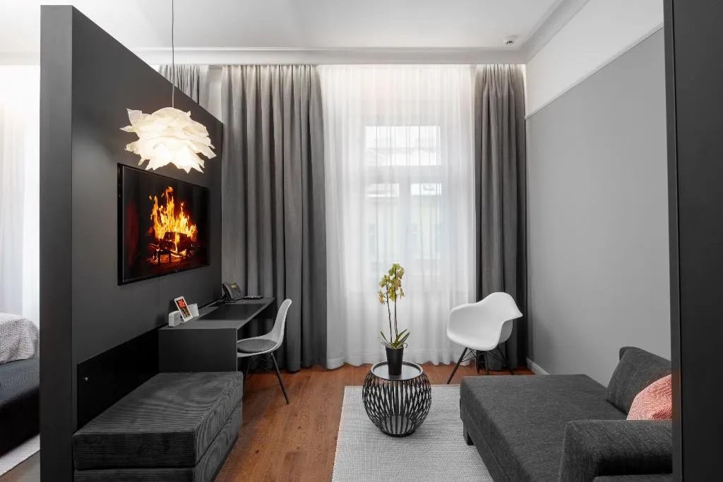 JUNIOR SUITE STANDARD Room, THE MANES Boutique Hotel Prague, Prague
