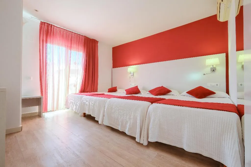 QUADRUPLE STANDARD Room, Azuline Hostal Marino, Ibiza