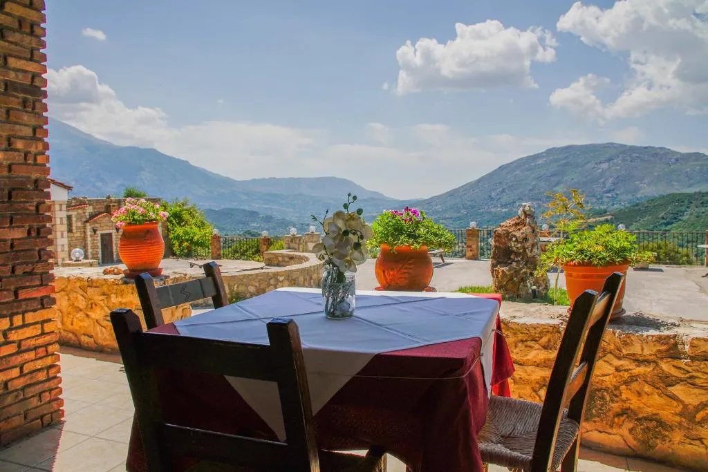 Restaurant, Aravanes Mountain Resort & Eco Cuisine, Crete