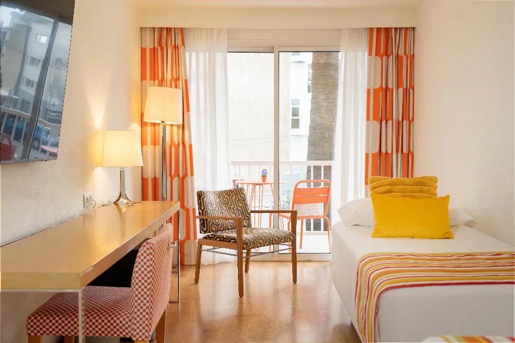 TRIPLE COMFORT Room, Hesperia Mallorca, Majorca