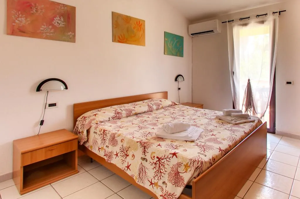 APARTMENT CAPACITY 6 Room, Residence Oasi Anfiteatro, Olbia