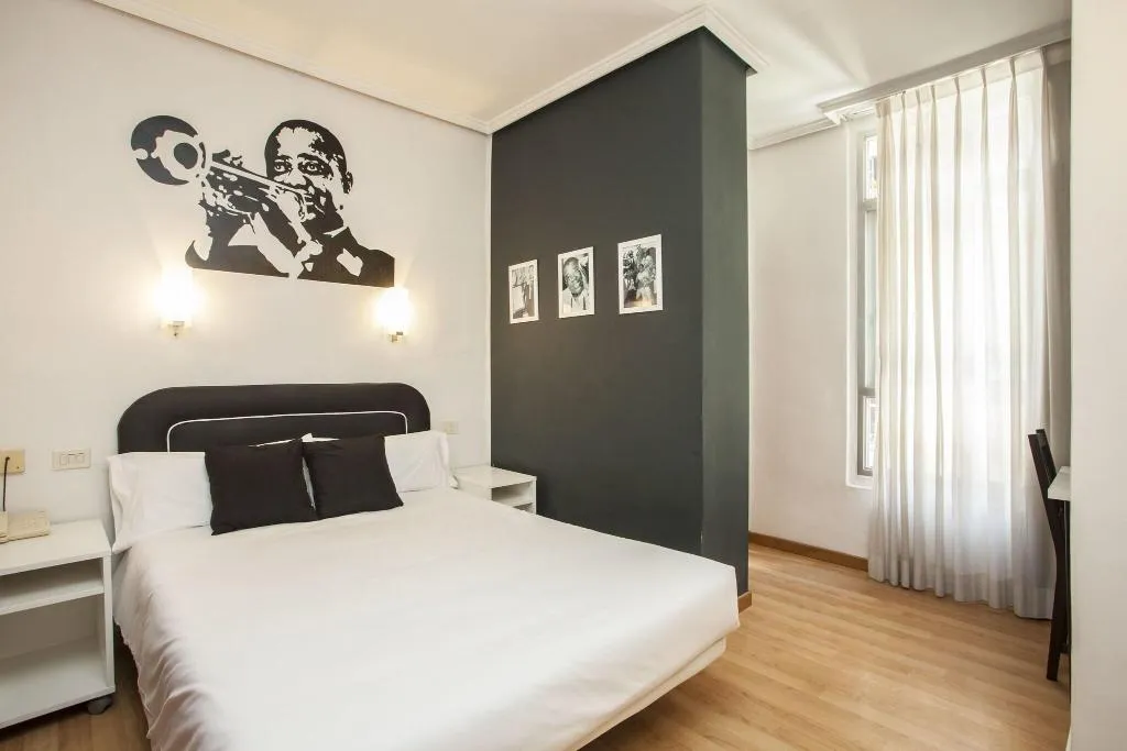 DOUBLE STANDARD Room, Casual de la Música Valencia, Valencia